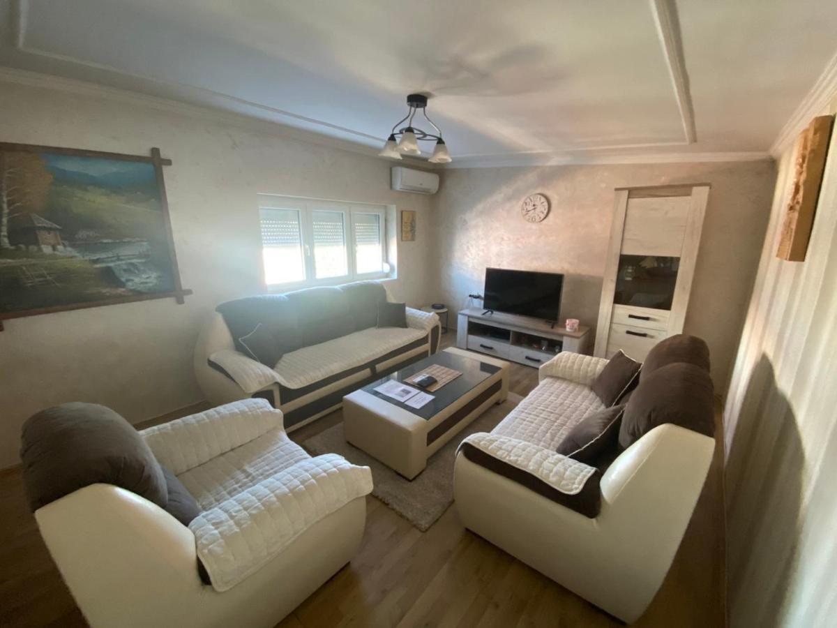 شقة Apartman Nikšić المظهر الخارجي الصورة